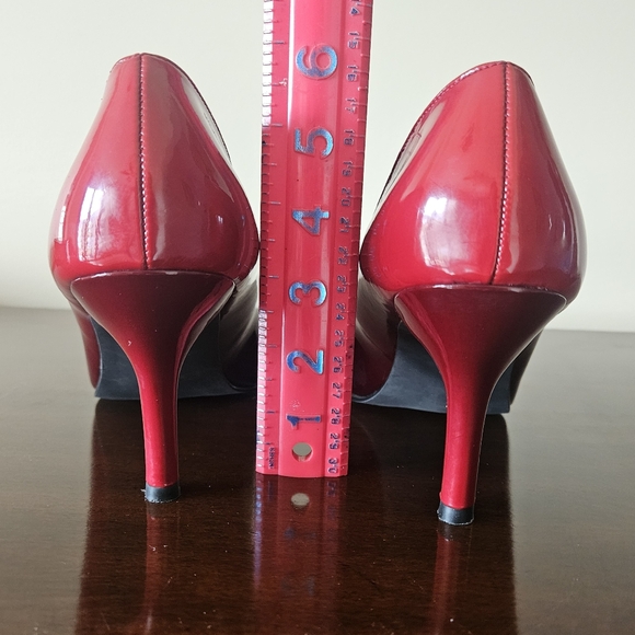 Rampage Red Pointed Toe Ombre Heels - Picture 4 of 5